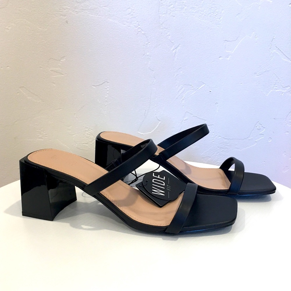 NEW WITH TAGS Women’s Forever 21 Heels / Size 9 Wide Fit / Black Chunky Heels 🖤
